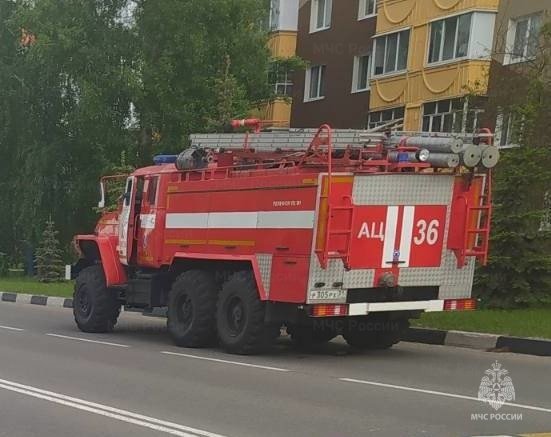 Спасатели МЧС России приняли участие в ликвидации ДТП в городе Строитель Яковлевского городского округа